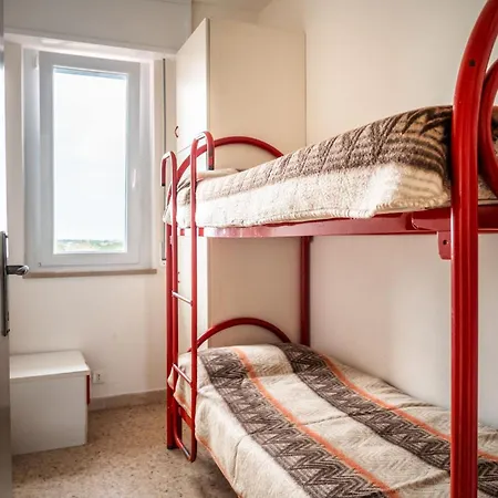 Side Sea View Flat For 6 Guests Near Apartman